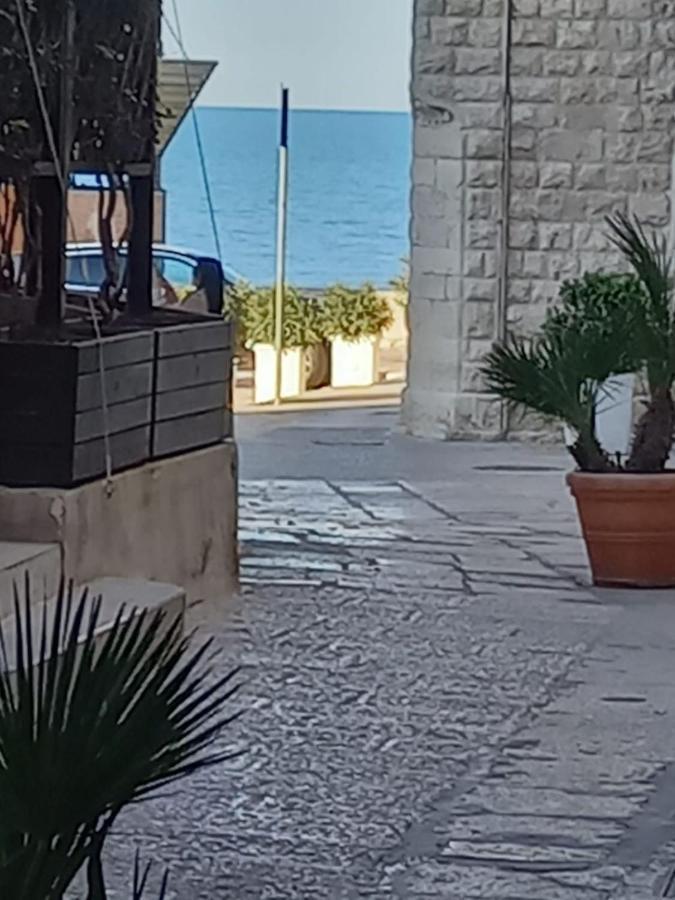 Suite Duomo Trani 6 Exterior photo