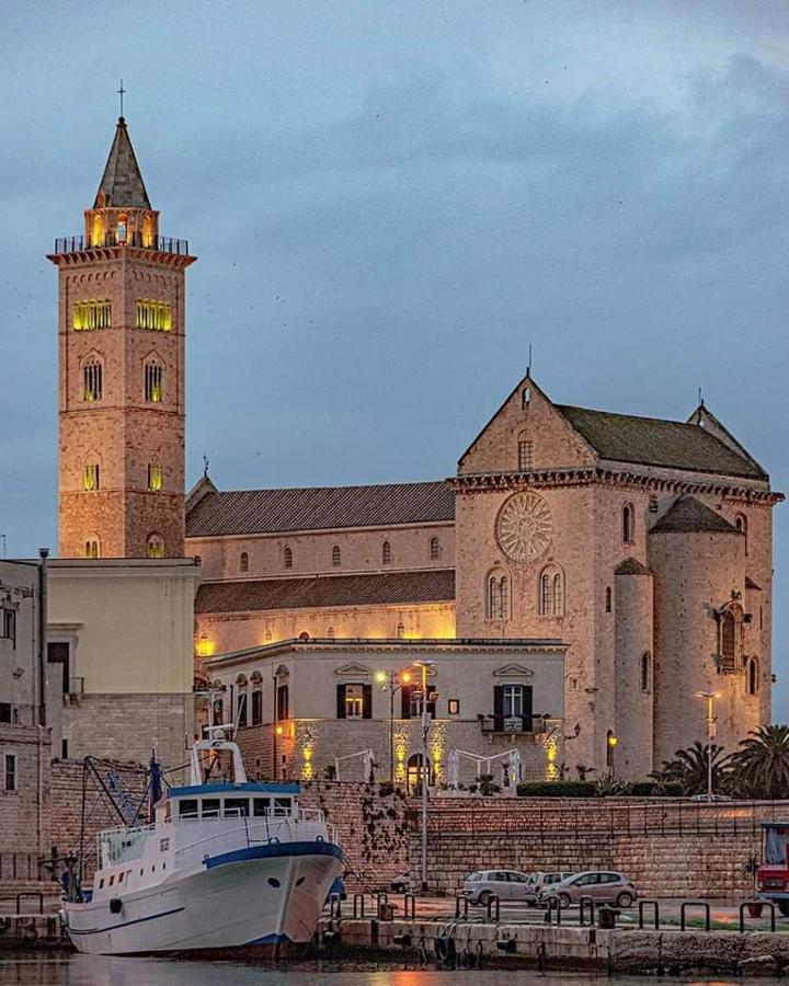 Suite Duomo Trani 6 Exterior photo